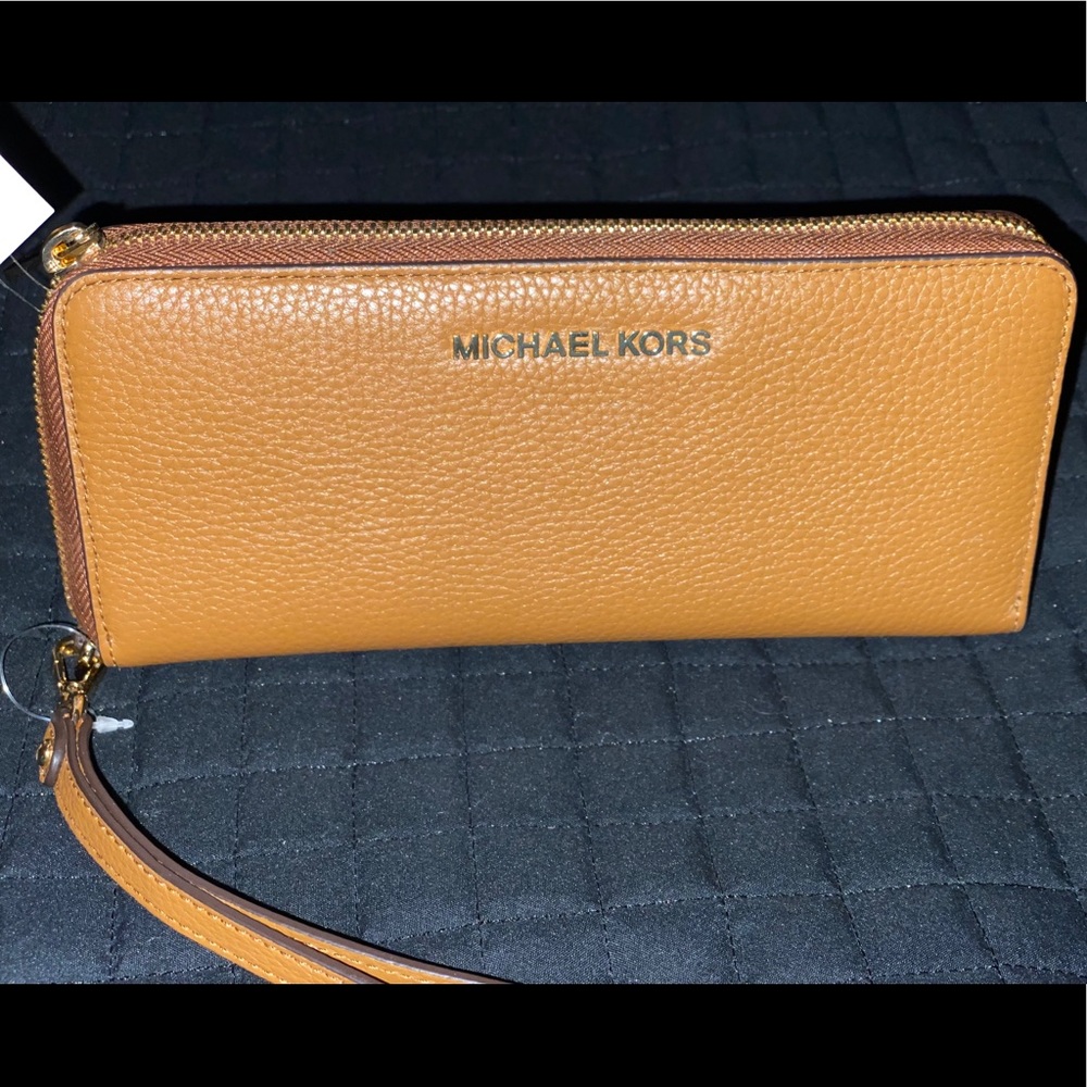 Michael Kors Wallet New w Tags 8.5in x 4in
